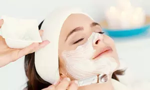 Vitaminas inyectadas y peeling químico para recuperar la piel con mesoterapia personalizada hasta un 84% menos