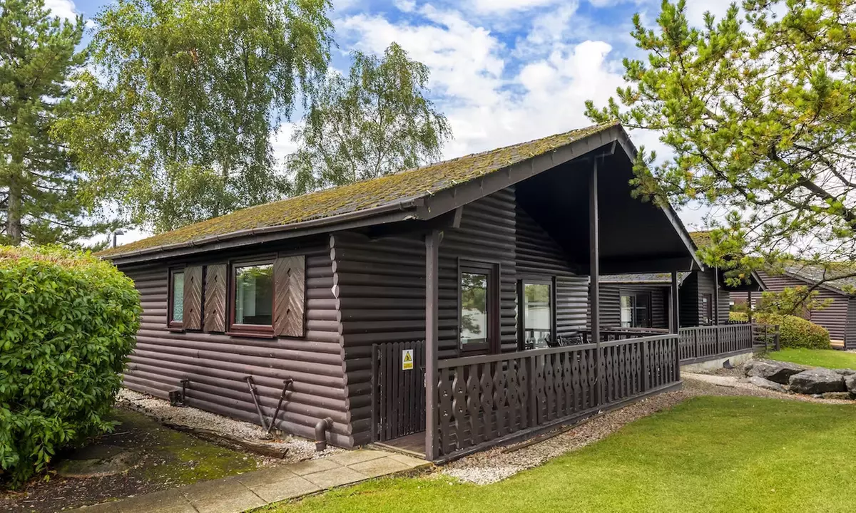 Relaxing Lakeside Lodges in Lancashire: Stay for up to 6 by the Lake