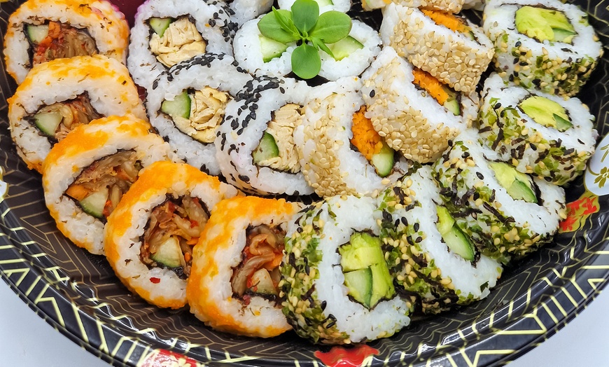 Image 1: Sushi lovers opgelet: sushibox met 33, 66 of 99 stuks bij Sushi Clinic