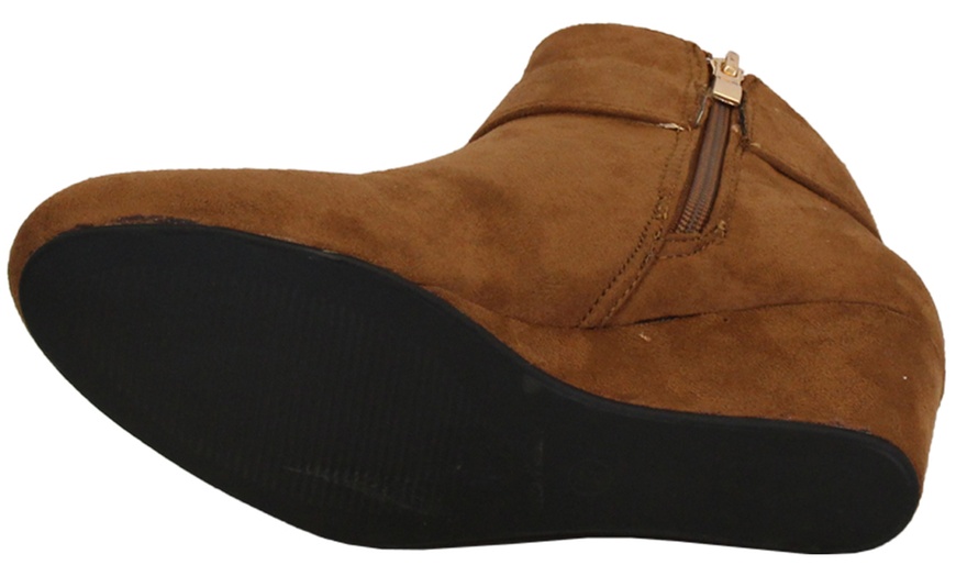 Image 6: Women's Wedge Ankle Boots