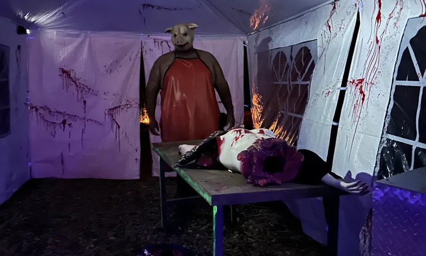 Image 5: Spooky Fun at Haunted Hallows with Apple Cider As a Gift