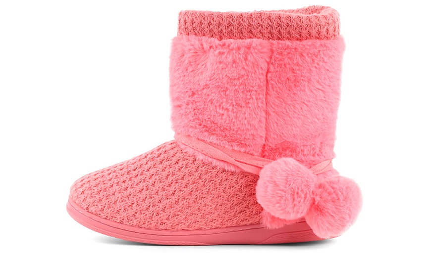 Image 9: Knitted Bootie Slippers