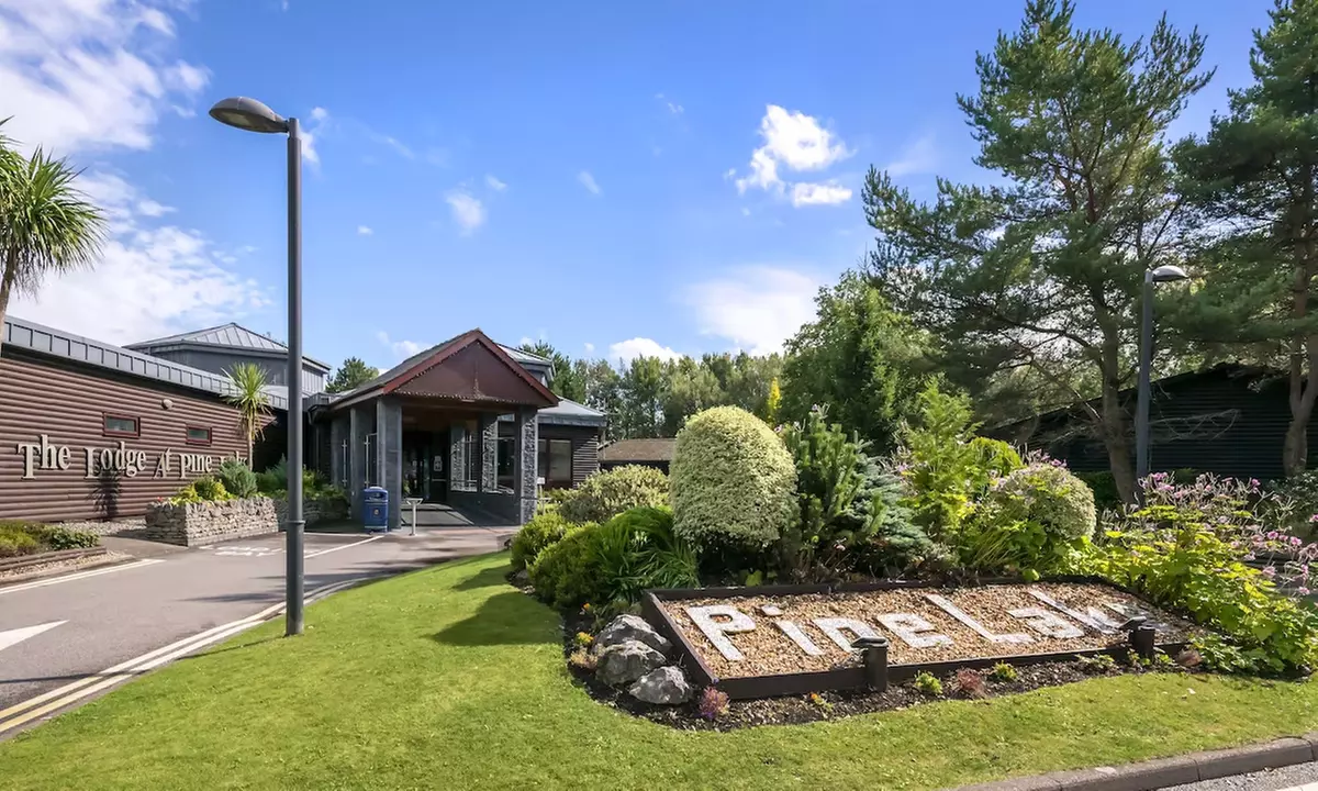 Relaxing Lakeside Lodges in Lancashire: Stay for up to 6 by the Lake