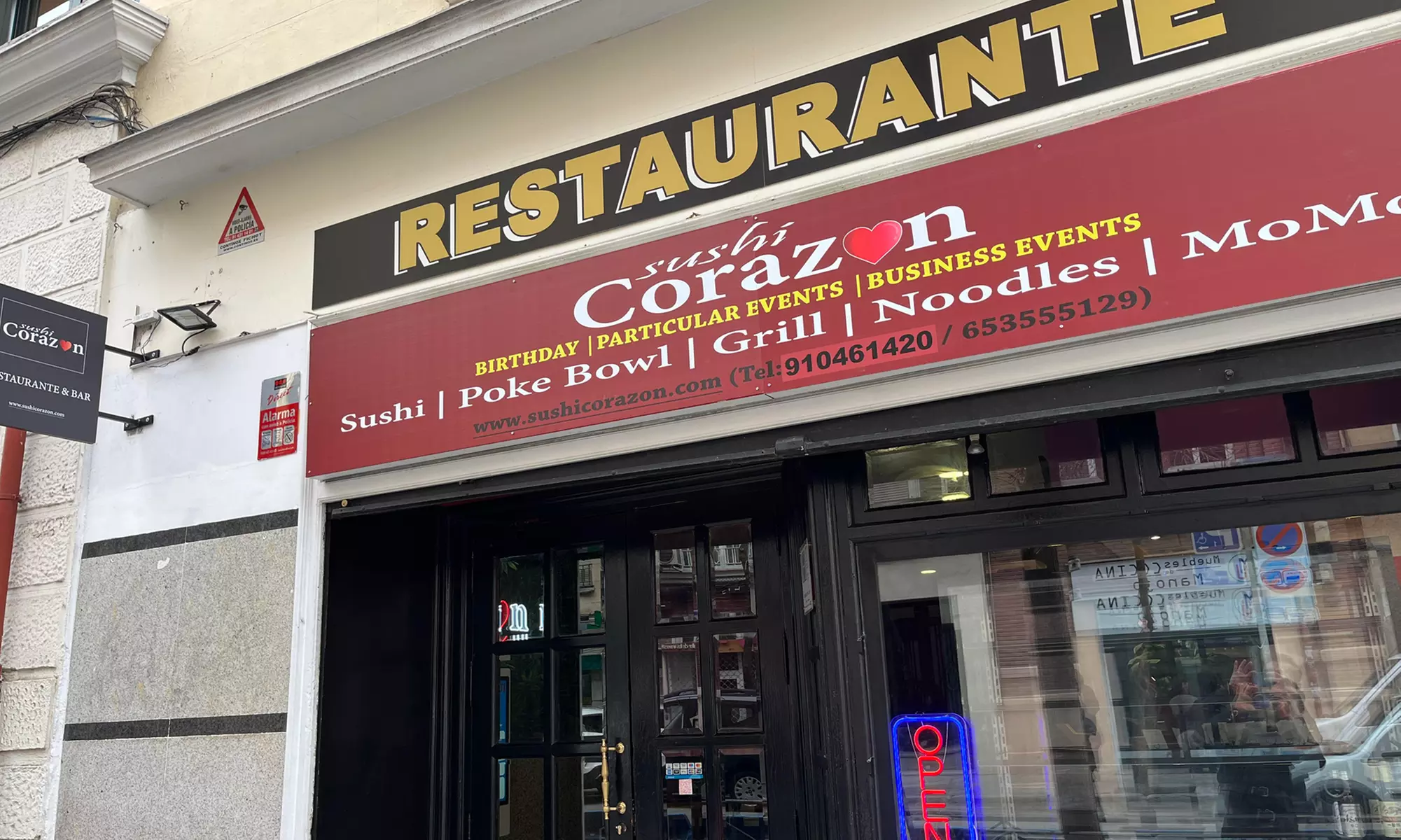 Saborea la gastronomía japonesa con un menú de sushi para 2 o 4