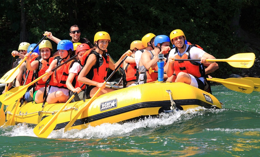 Image 3: Rafting in Lachine Rapids