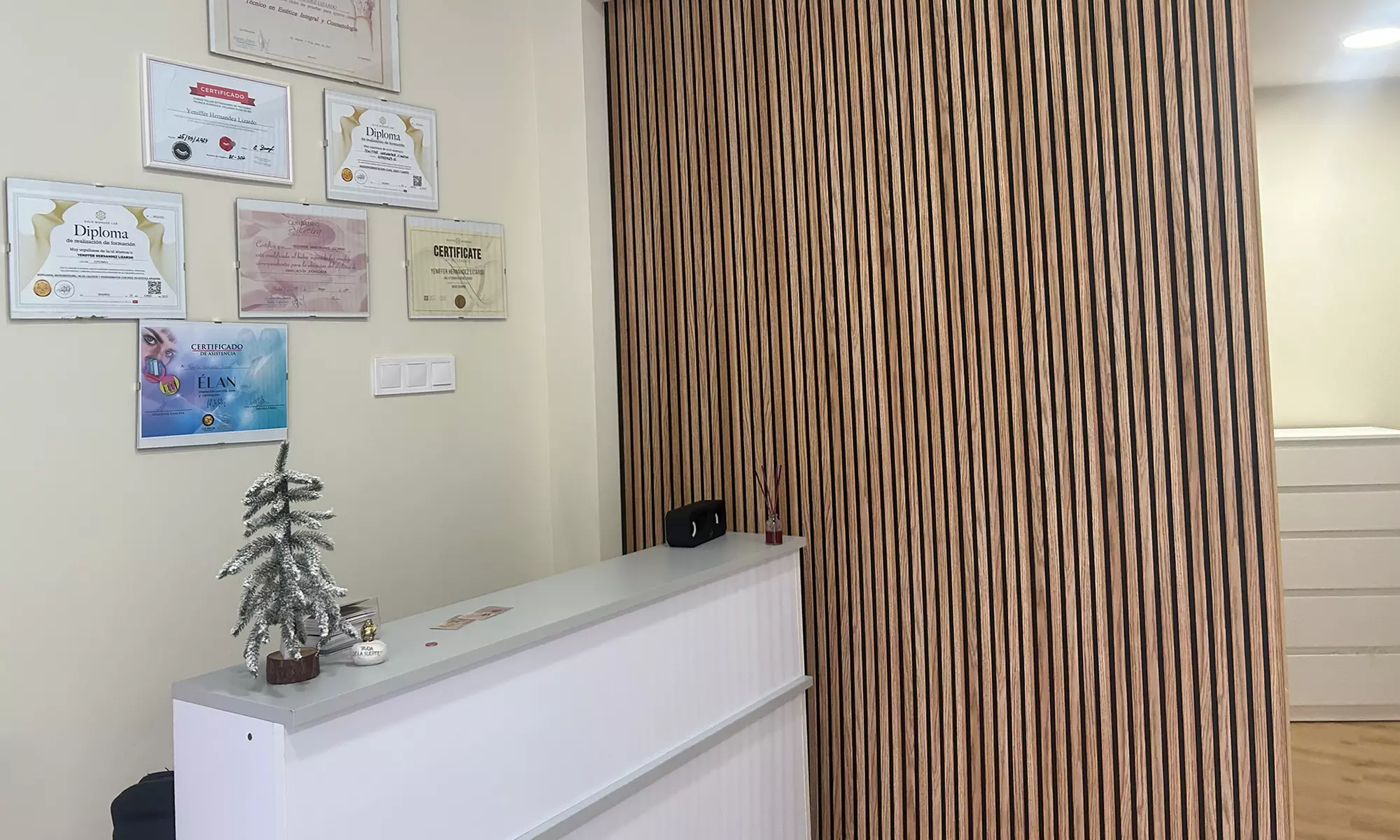 Luce unas cejas perfectas con tratamientos de microblading para 1