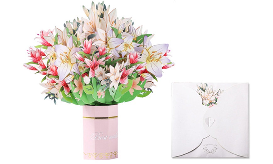 Image 3: 3D Flower Bouquet Pop-Up Greeting Cards