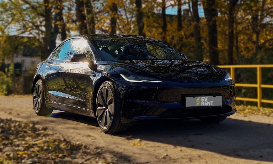 Image 7: Jazda za kierownicą wybranego samochodu marki Tesla i więcej 