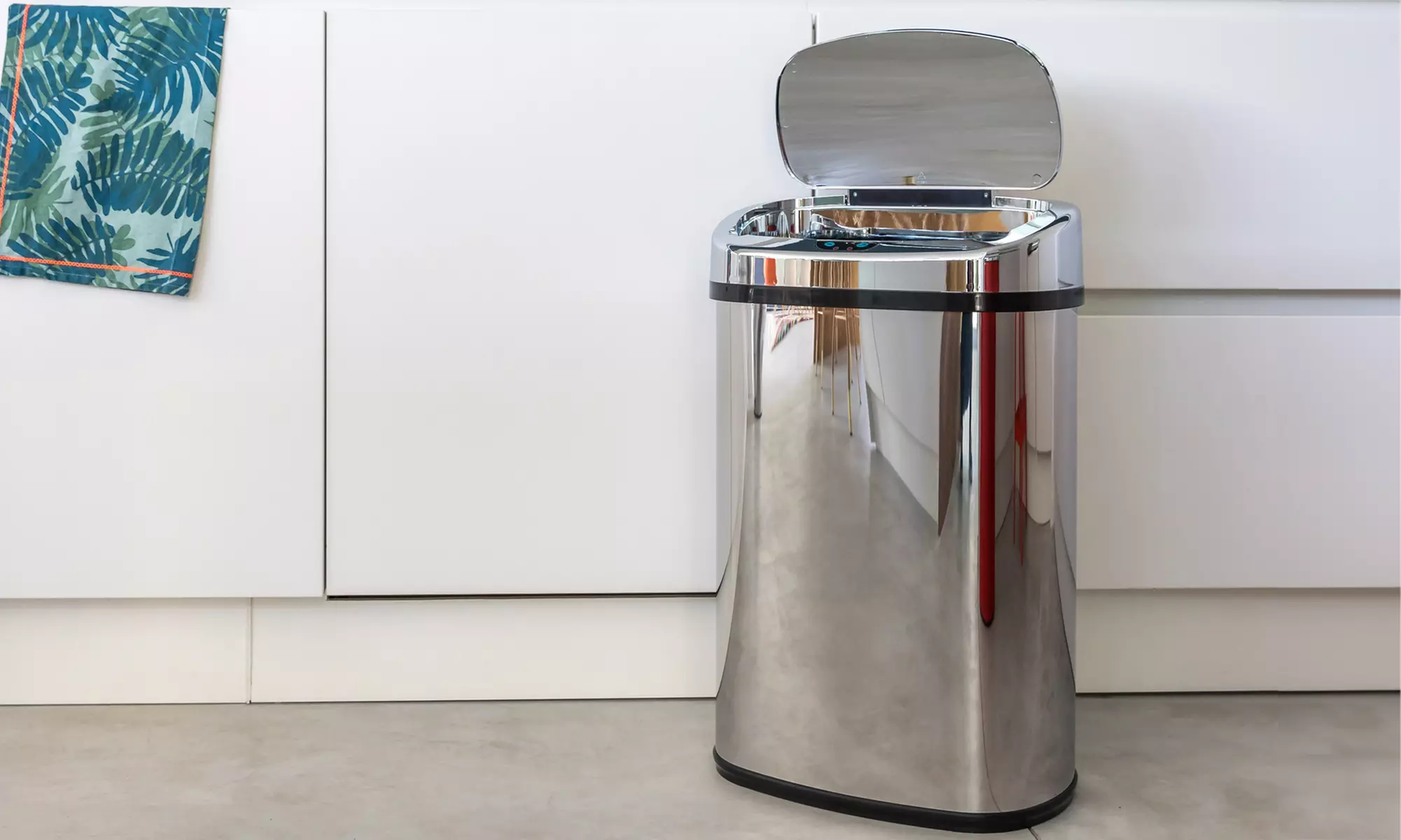 Poubelle automatique en acier inoxydable