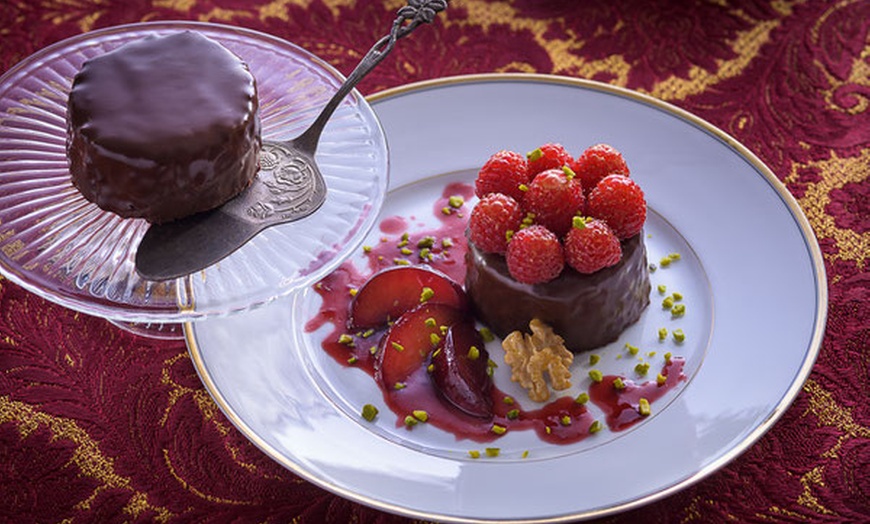 Image 2: Eisbecher, Kaffee und Torte oder Dessert nach Wahl für 1 - 2 Personen