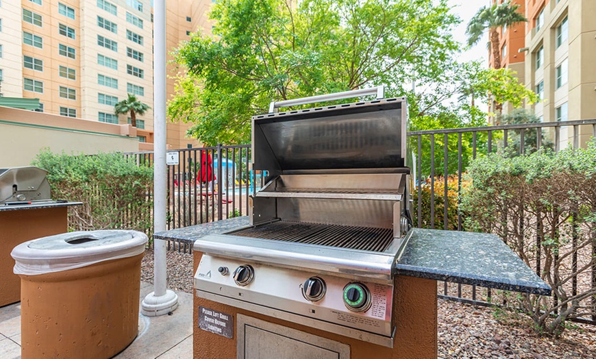 Image 18: Relax, unwind, and enjoy easy access to the Las Vegas Strip