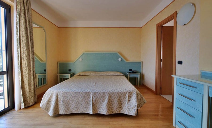 Image 4: Cinque Terre : chambre double avec accès spa et pdj pour 2 personnes