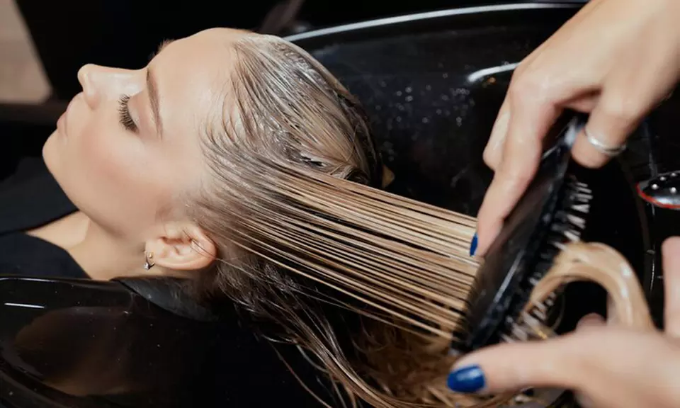 Peluquería con lavado, corte y secado, con opción a tinte y mechas