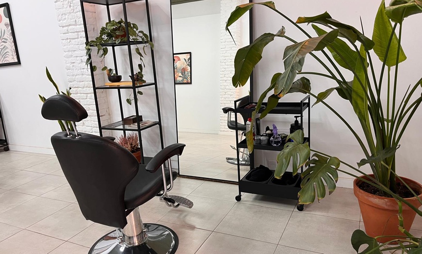 Image 9: Sesión de peluquería con opciones adicionales para 1 persona