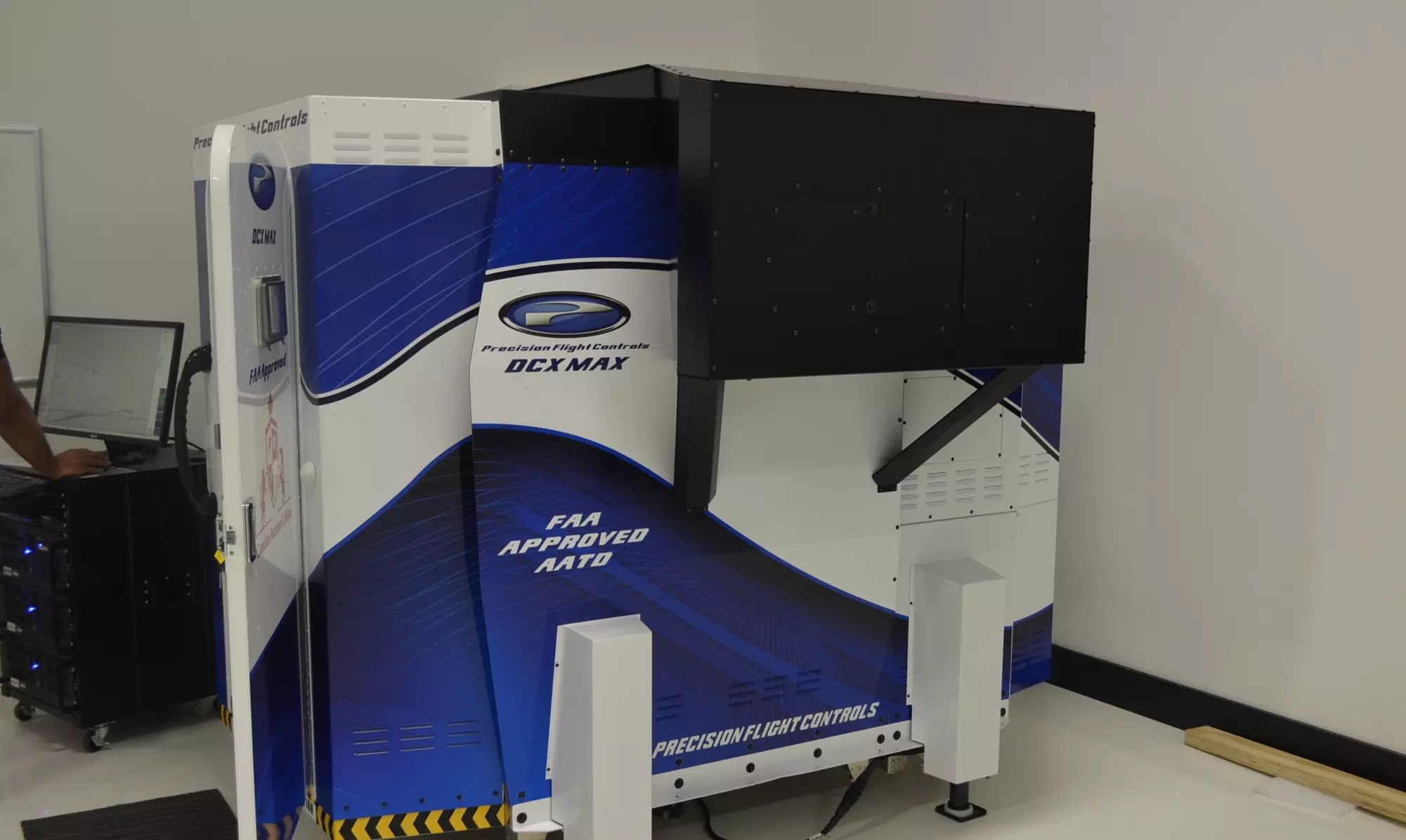 30- or 60-Minute DCX Max Flight Simulator Training for up to Two at Canadian Aviation College (Up to 32% Off) - Second Medium