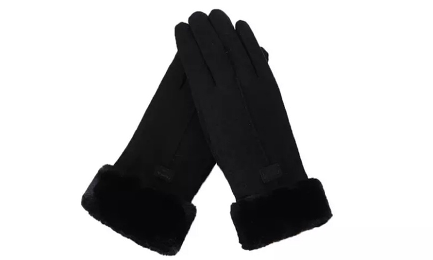 Image 2: Women's Faux Suede Touchscreen Gloves