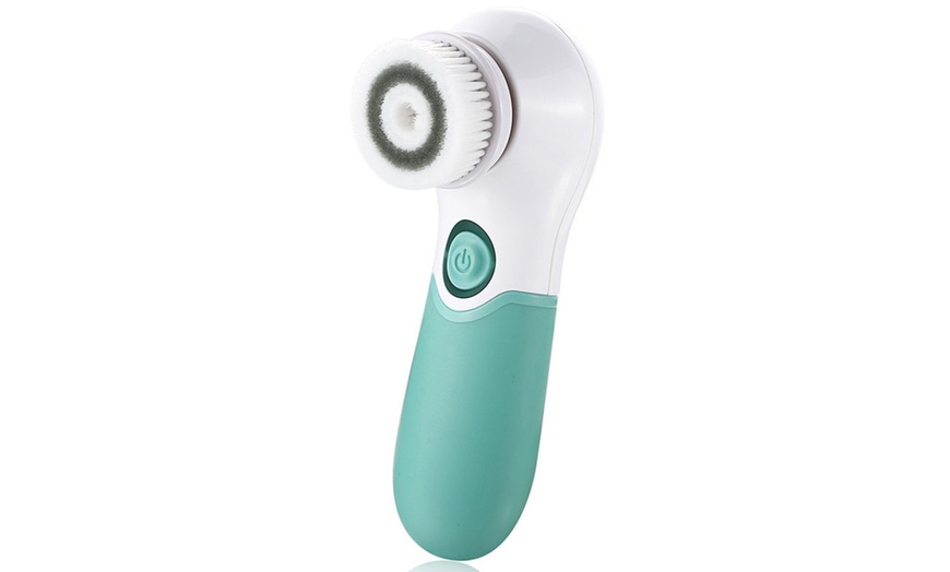 Image 2: Rotating Face Brush