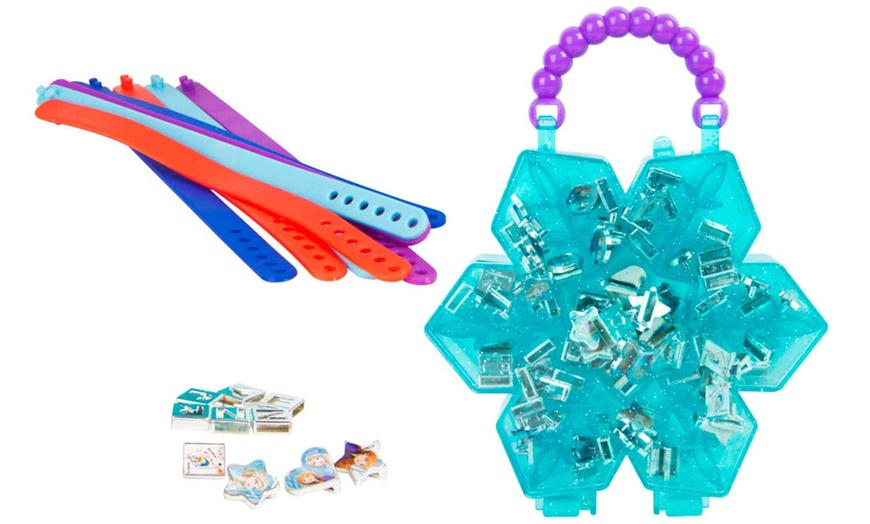 Image 3: Frozen 2 Bracelet Making Kit