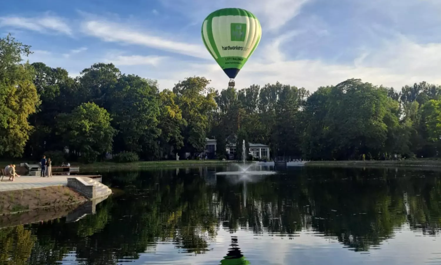 Godzinny lot balonem dla 1-2 osób z pamiątkowym certyfikatem