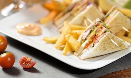 Menu con club sandwich o pizza più birra per 2 o 4 persone alla pizzeria Palù (sconto fino a 54%)