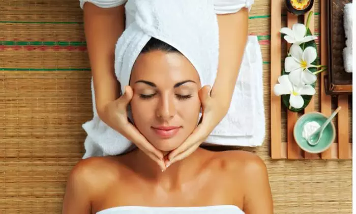 Masaż Kobido – naturalny lifting twarzy w zaledwie 40 minut w Klinice La Rozzi w centrum Warszawy (do -45%) - Primary Image