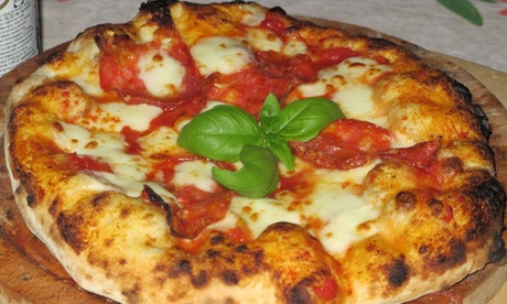 Menu con pizza, dolce e birra al ristorante Palma, in centro a Santa Margherita Ligure (sconto fino a 70%)