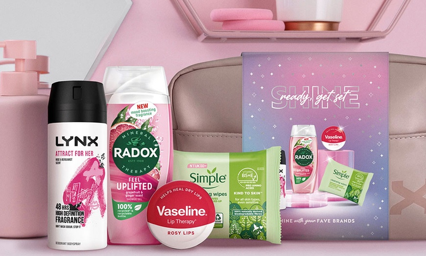 Image 4: Multi-Branded Bath & Body Gift Set with Skincare Products & Wash Bag
