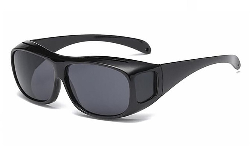 Image 2: Unisex Sunglasses