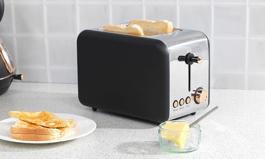 Image 4: Salter Rose Gold Kettle and Toaster Set