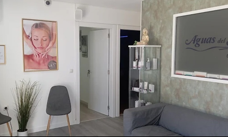 Image 4: Facial con exosomas, dermapen y limpieza profunda en rostro completo