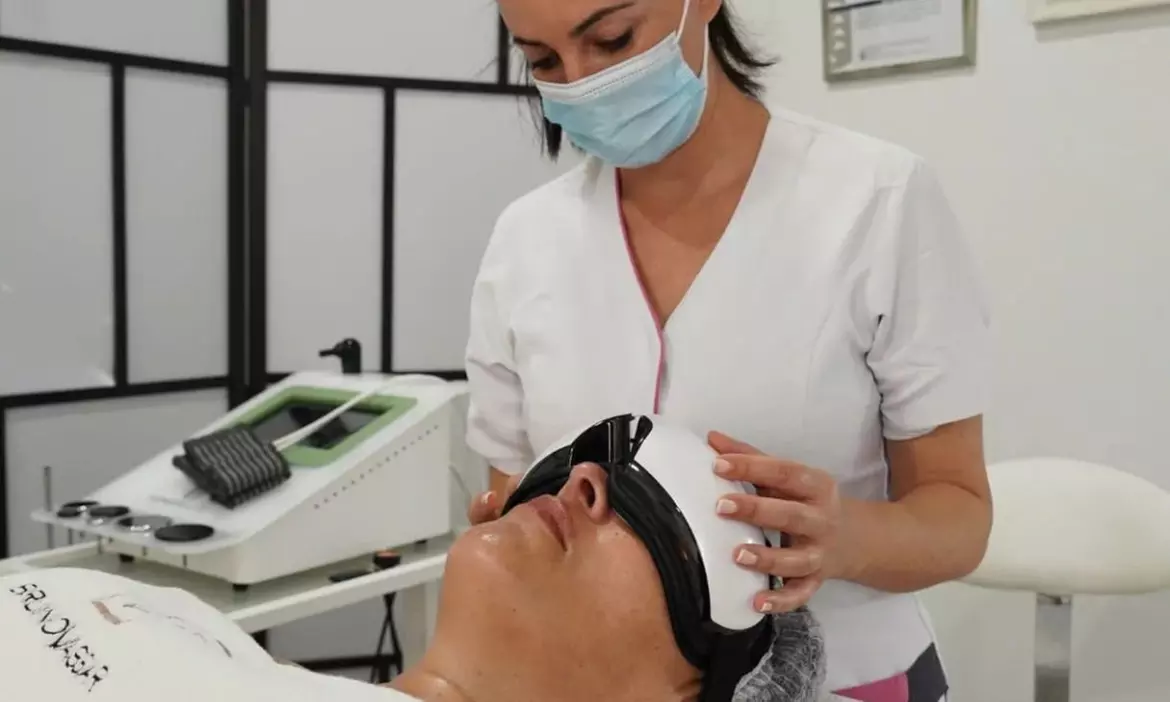 Tratamiento facial con diatermia, presoterapia y mascarilla