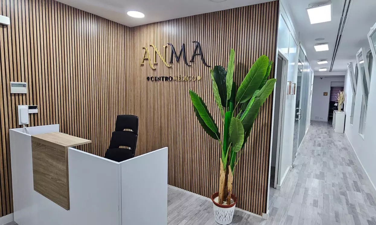 Masaje especializado de 45 o 60 minutos con hasta  60%  de descuento en Anma Centro Médico - Second Medium