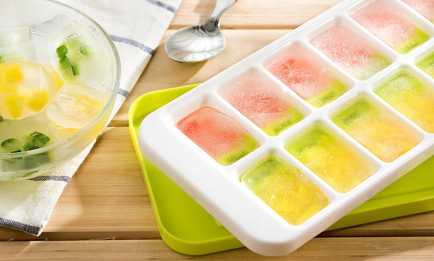 Image 3: No-Spill Ice Cube Tray