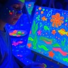 Image 7: Taller PINTA LUZ de pintura neón para 1 o 2 personas, niños y adultos