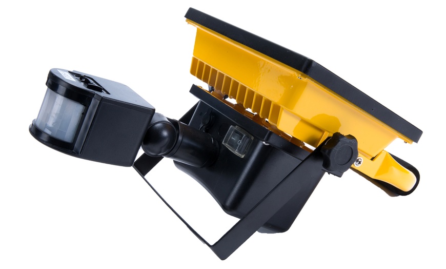 Image 15: Solar-Powered LED Work Light