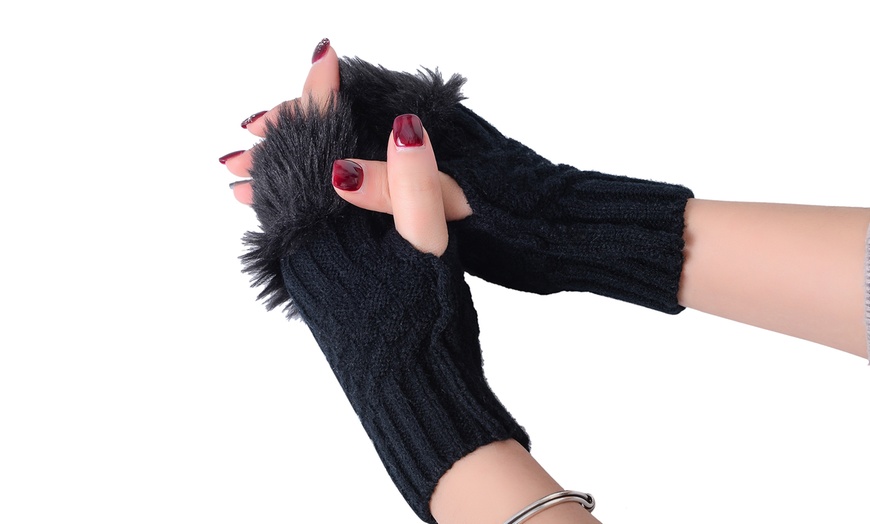 Image 3: Furry Fingerless Gloves