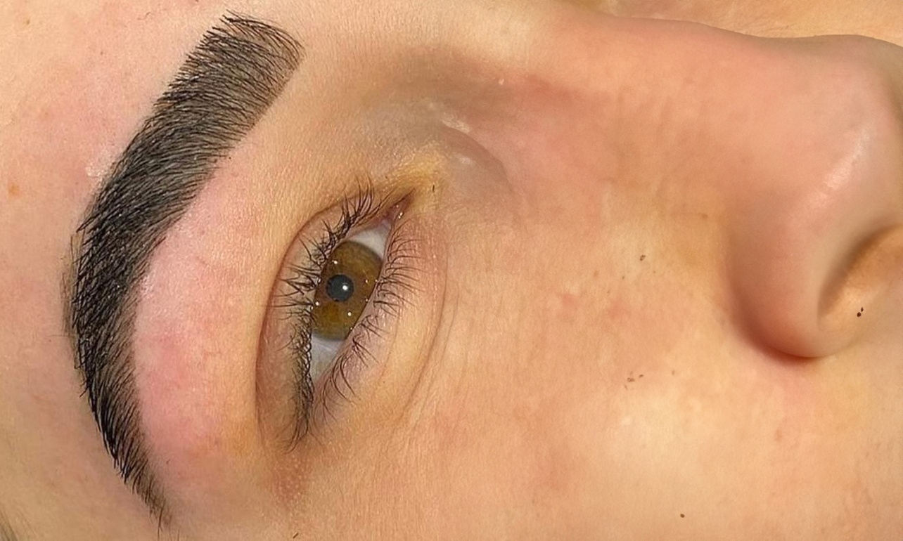 Transform Your Brows with Eyebrow Threading and Tinting Options