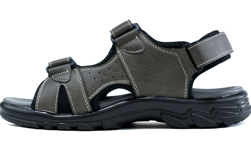 Image 13: Men's Lightweight Sandals