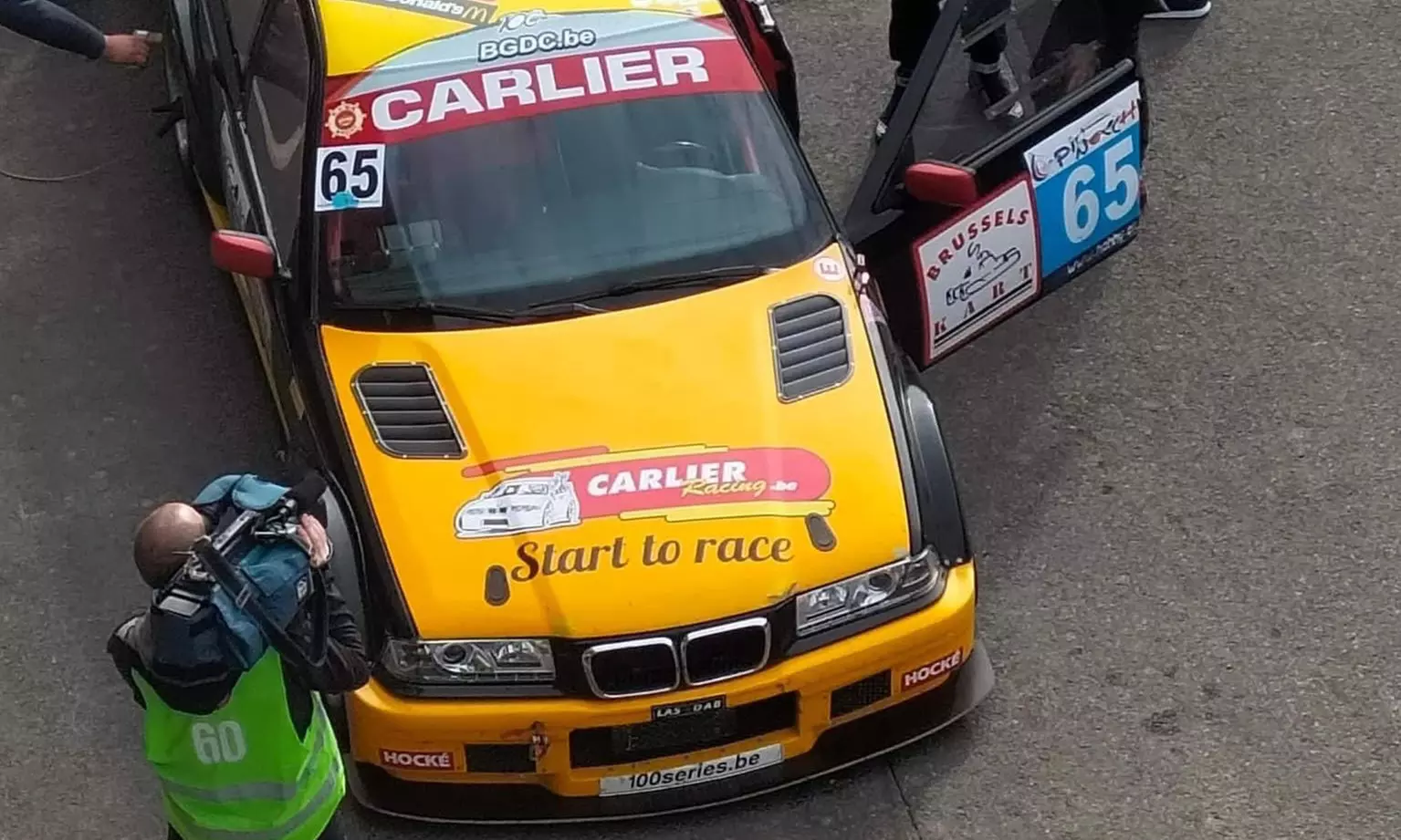 Tours de circuit en voiture de course avec Carlier Racing