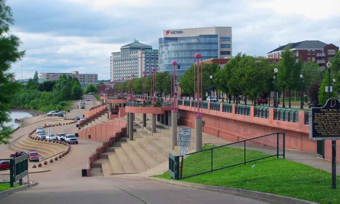 Stay at Howard Johnson by Wyndham Evansville East near Downtown River Front and University - Primary Image