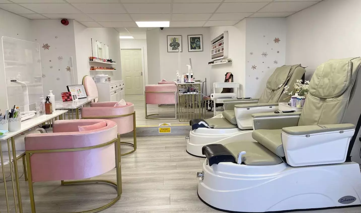 Classic or Russian Eyelash Extensions at Meggie Nails and Beauty