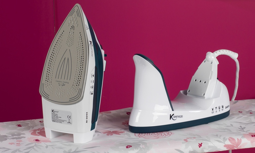 Image 6: Kleeneze Cordless Steam Iron
