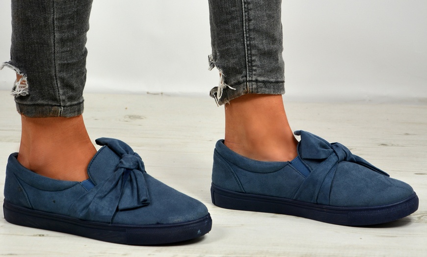 Image 4: Women's Slip-On Plimsolls 