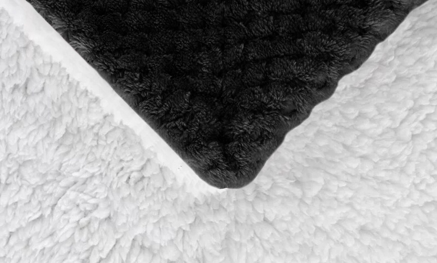 Image 10: Coperta elegante in sherpa lavorato a maglia