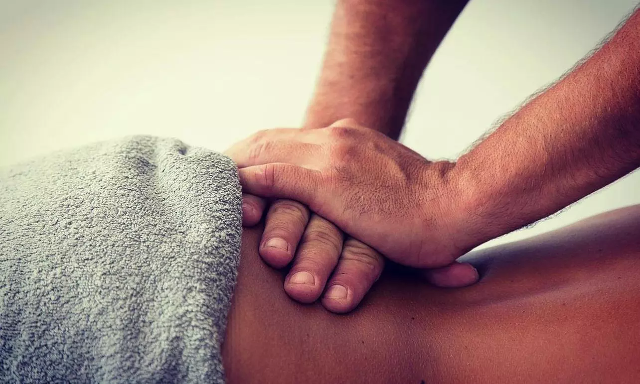 Masaje de cuerpo entero con técnica a elegir de 30 o 60 minutos para 1