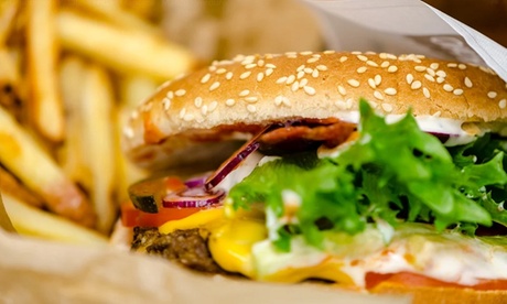 Menu con antipasto, hamburger o panino o piadina e birra alla Birreria Paninoteca Chihuahua (sconto fino a 52%)