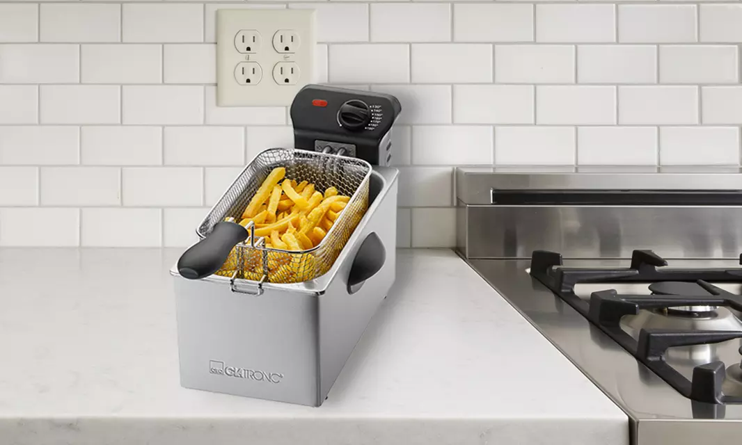 Friteuse 3L en acier inoxydable avec verre de la marque Clatronic - Primary Image