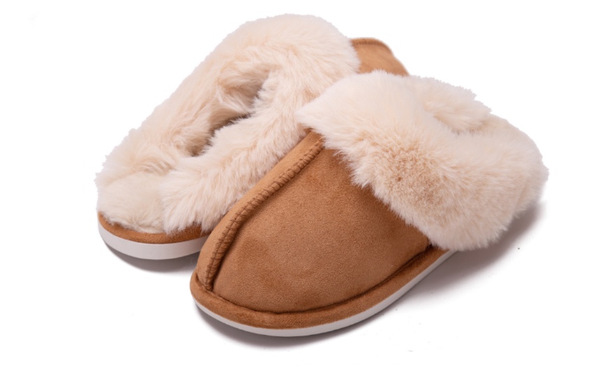 Image 4: Women's Rubber Sole Plush Slippers