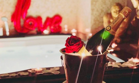 Roma: Suite o Superior con Jacuzzi per 2, colazione, cena, Spa privata, massaggi, al Navona Palace Luxury Inn