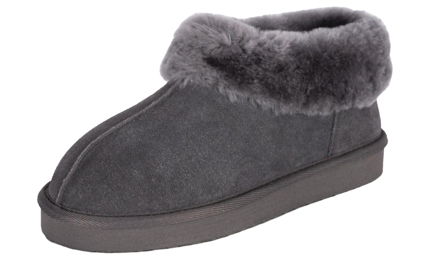 Image 4: Redfoot Women’s Sheepskin Bootie Slippers